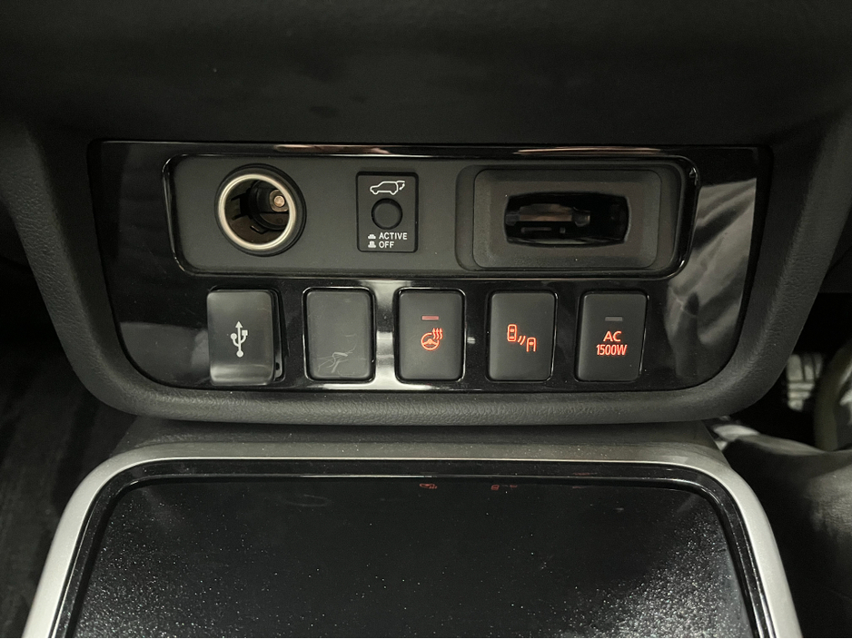 2019 Mitsubishi Outlander €21950! 2019 MITSUBISHI OUTLANDER PHEV G PLUS PACKAGE 2.4 AUTOMATIC / CRUISE CONTROL / 360° PARKING CAMERA / ELECTRIC MEMORY & HEATED SEATS / HEATED STEERING WHEEL / PADDLE SHIFTERS AND MORE €21,950