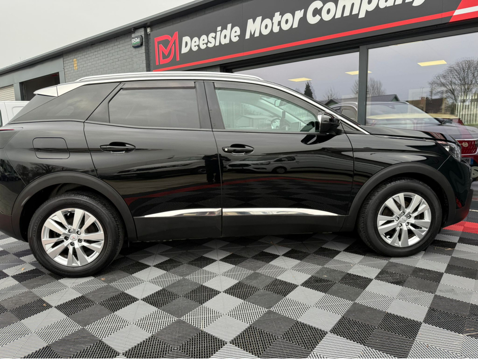 2019 Peugeot 3008 - image 5