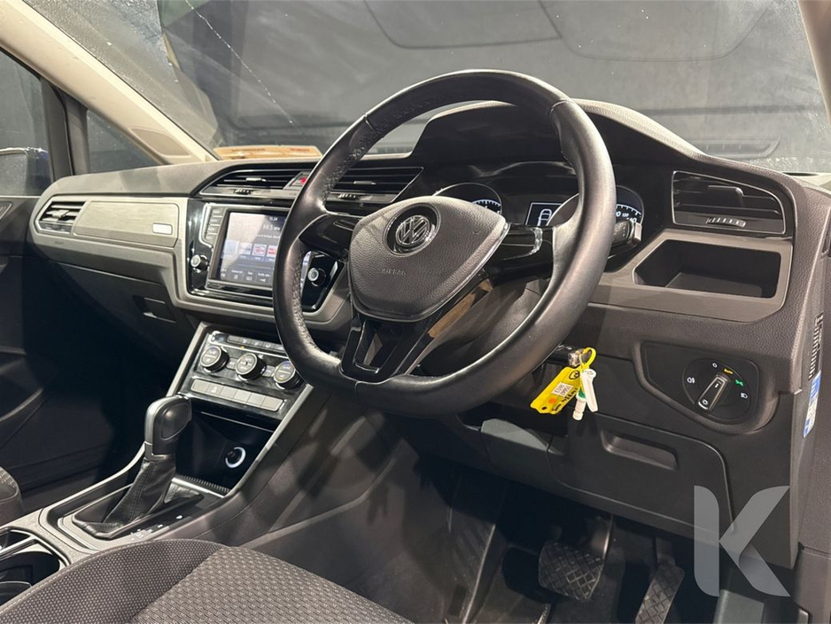 2017 Volkswagen Touran - image 19