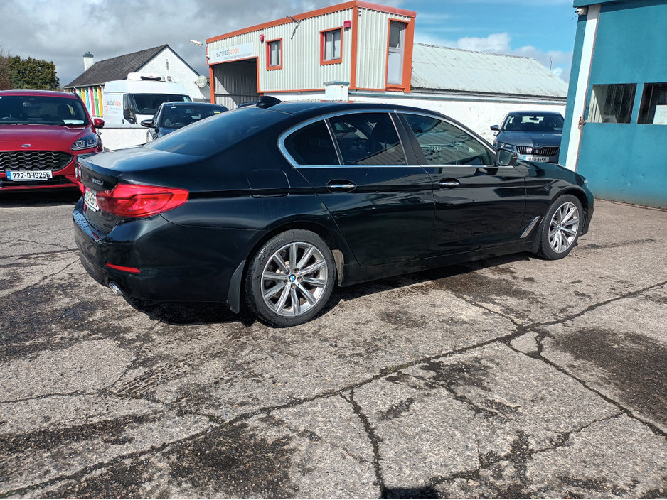 2017 BMW 5 Series - image 5