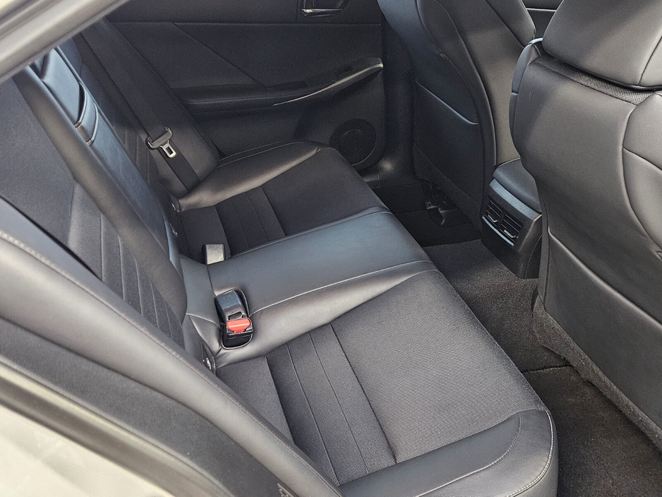 2017 Lexus IS 300 h 300h F-Sport €19,950