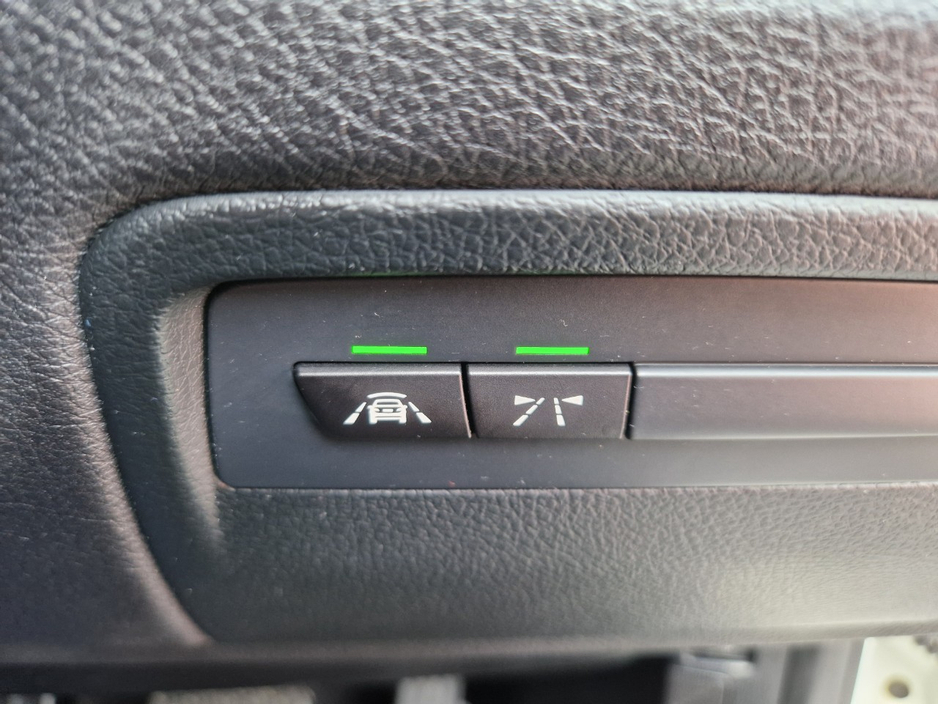 2014 BMW 3 Series - image 31