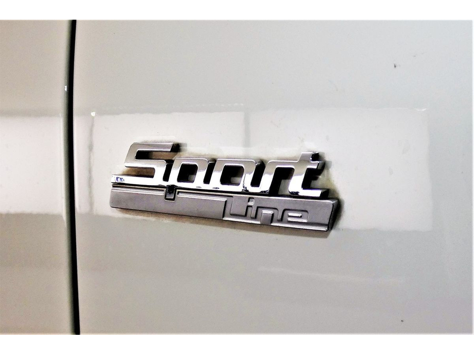 2017 BMW 1 Series - image 24