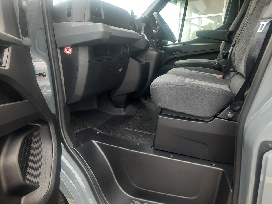 2026 Nissan Interstar - image 7