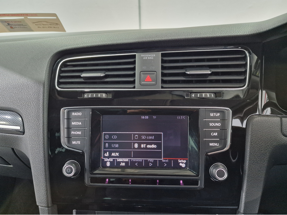 2013 Volkswagen Golf - image 14