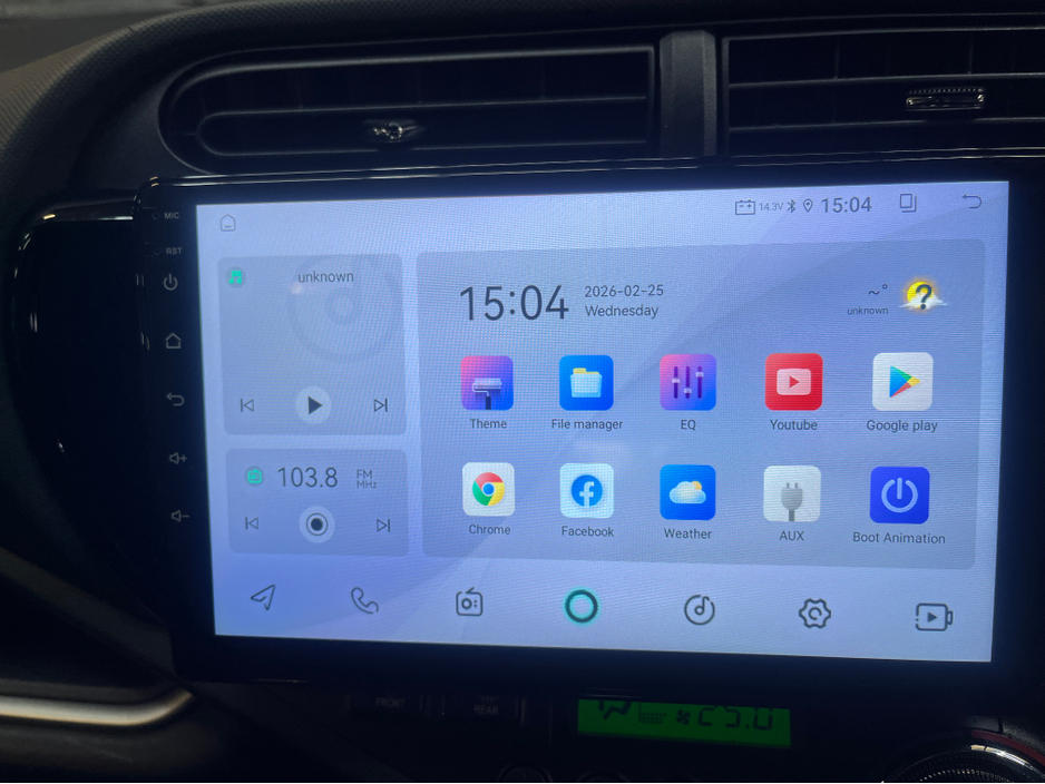 2014 Toyota Aqua - image 18