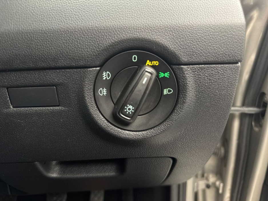 2018 Skoda Octavia - image 20