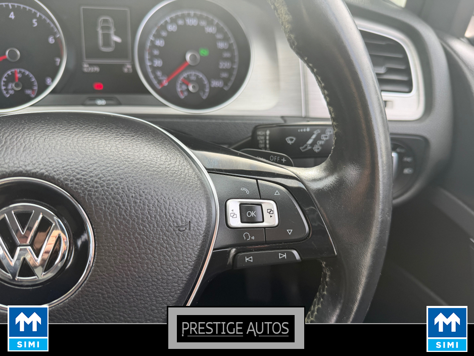 2015 Volkswagen Golf - image 15