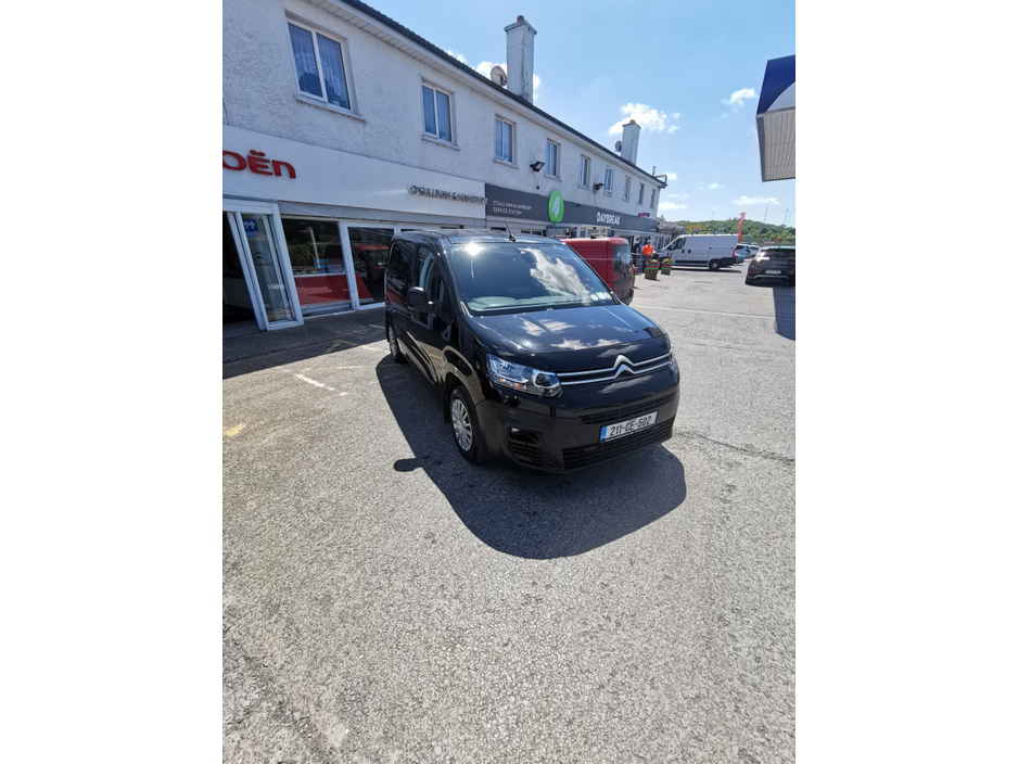 2021 Citroen Berlingo - image 12