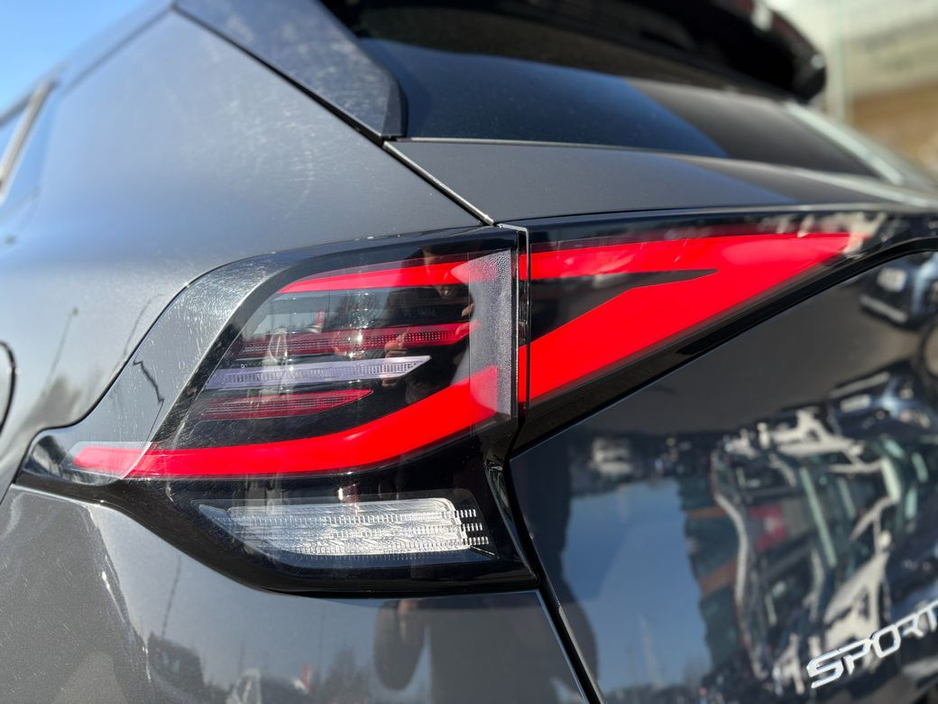 2024 Kia Sportage - image 11