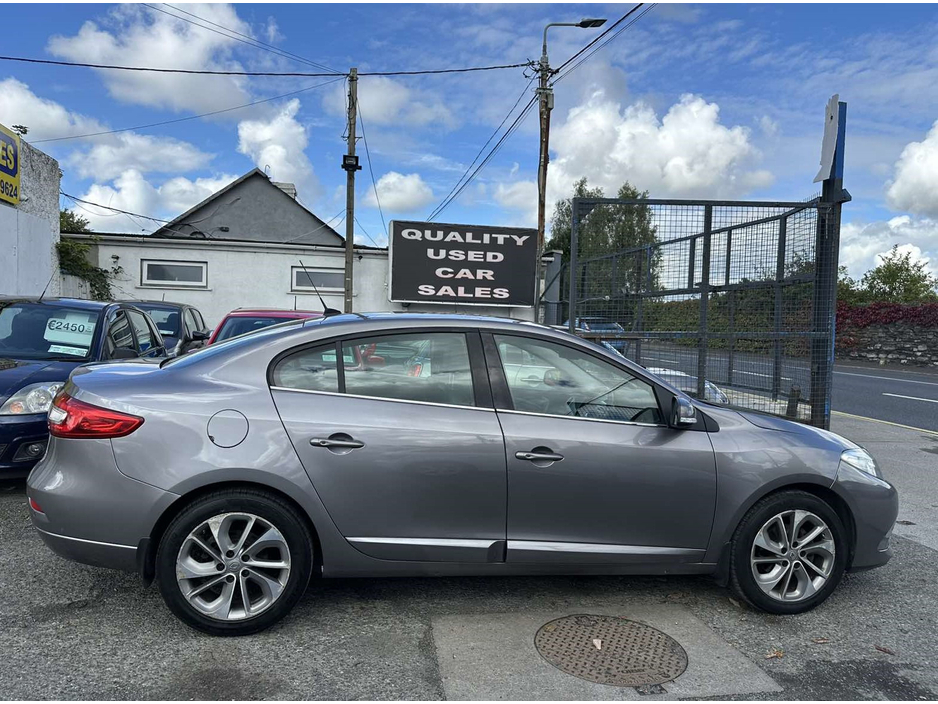 2017 Renault Fluence - image 6