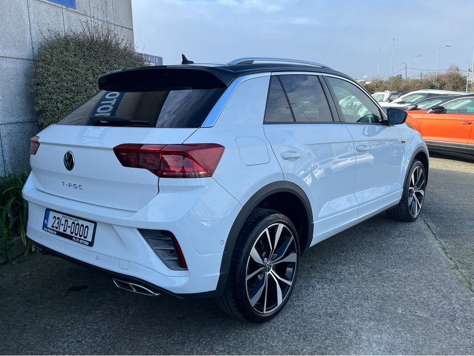 2023 Volkswagen T-Roc - image 4