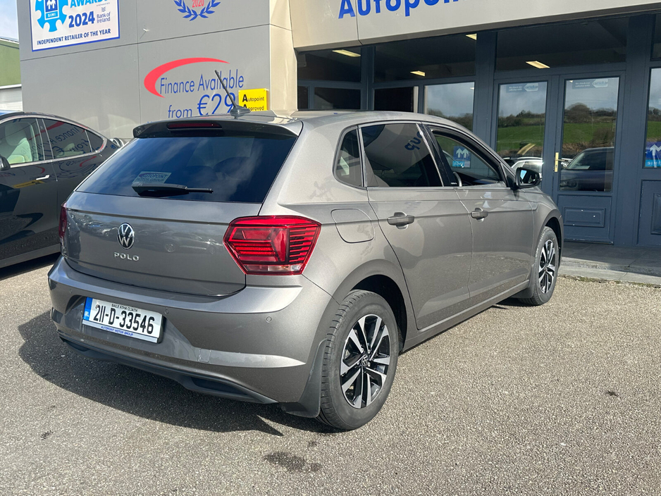 2021 Volkswagen Polo - image 3