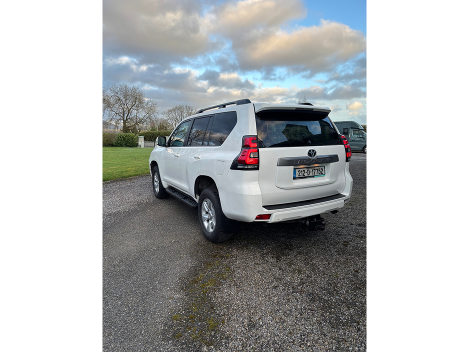 2021 Toyota Landcruiser - image 6