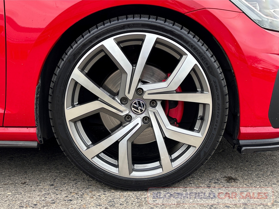 2018 Volkswagen Golf - image 9