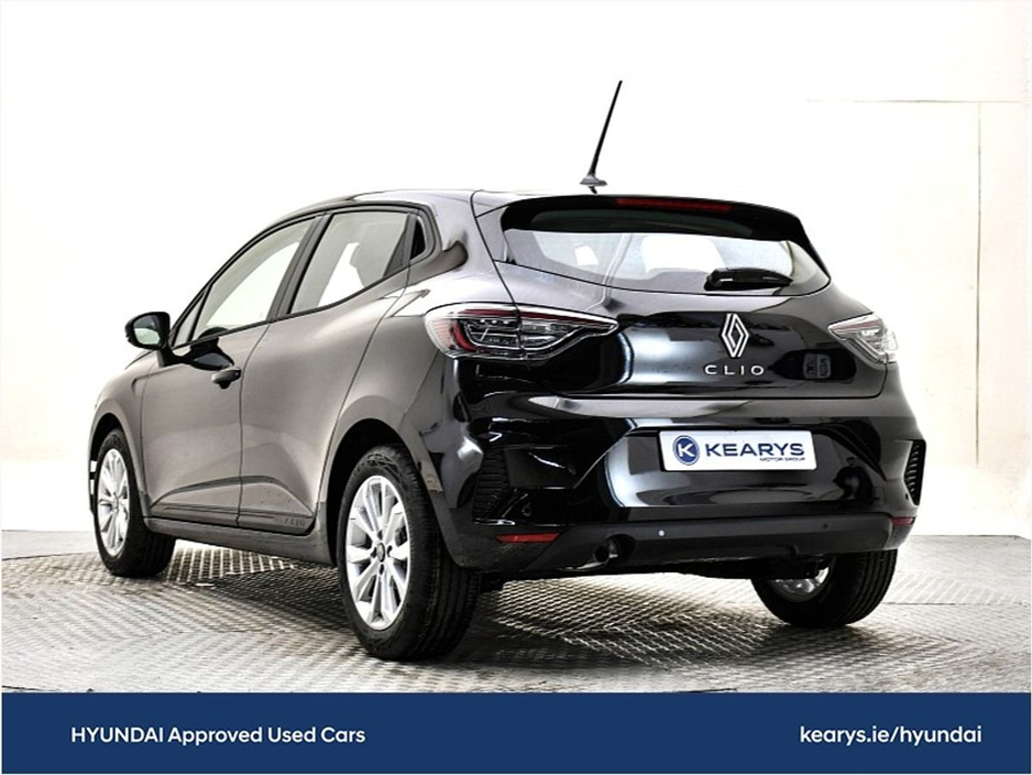 2025 Renault Clio - image 13