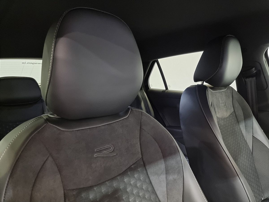 2026 Volkswagen T-Roc - image 23