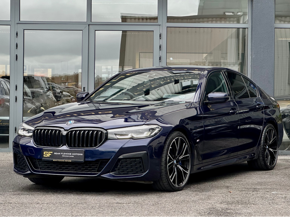 2023 BMW 5 Series - image 2