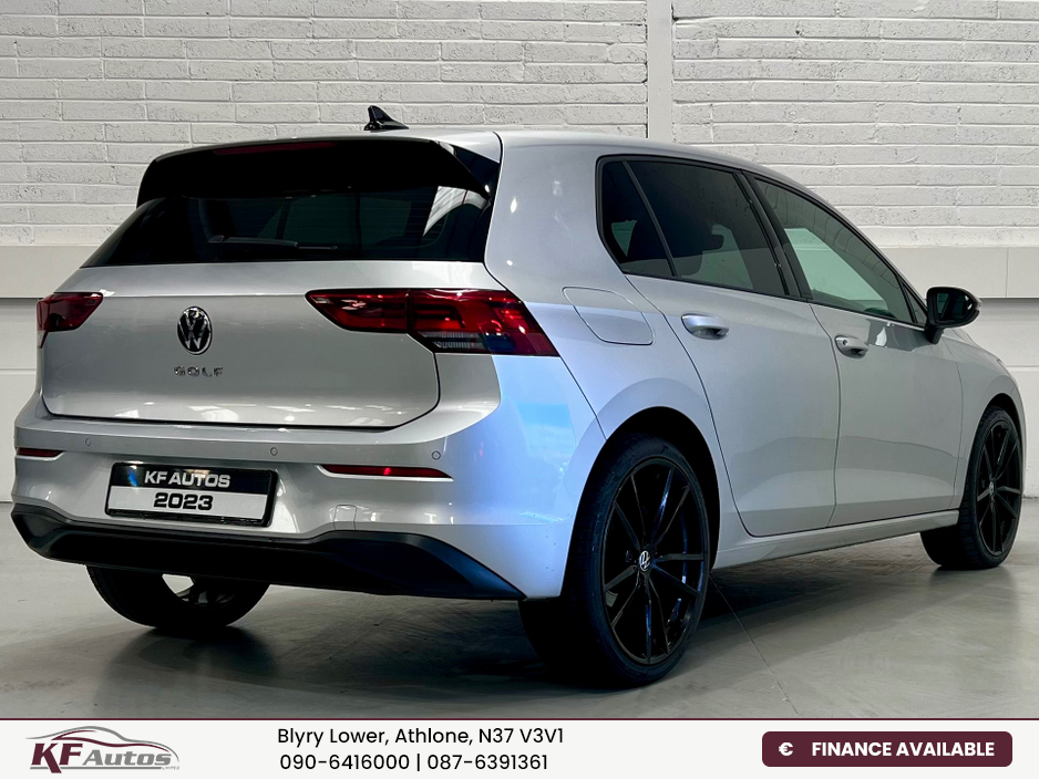 2023 Volkswagen Golf - image 8