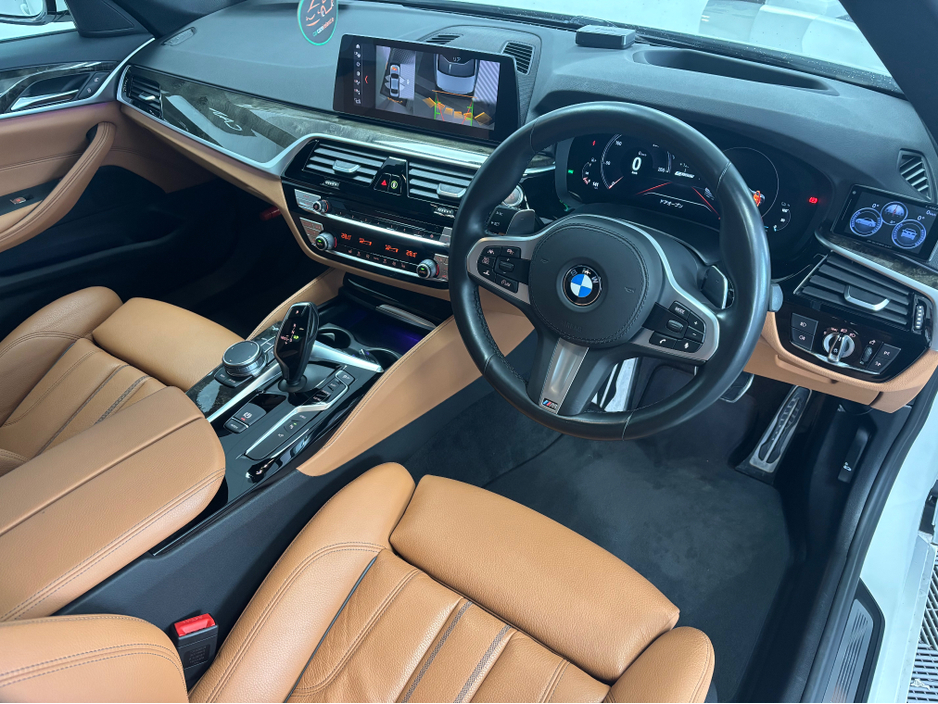 2020 BMW 5 Series - image 15