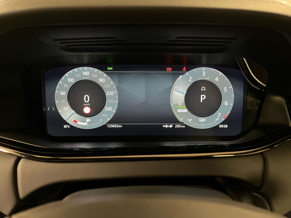 2025 Land Rover Range Rover Evoque - image 13