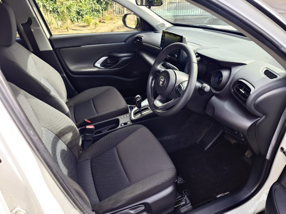 2020 Toyota Yaris Cross - image 9