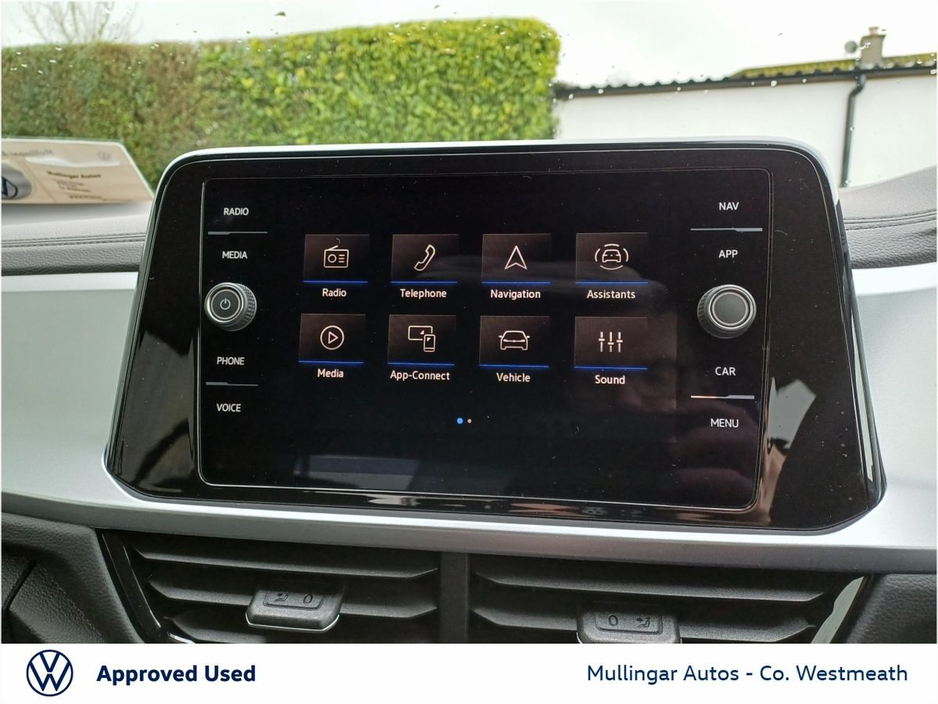 2025 Volkswagen T-Roc - image 18