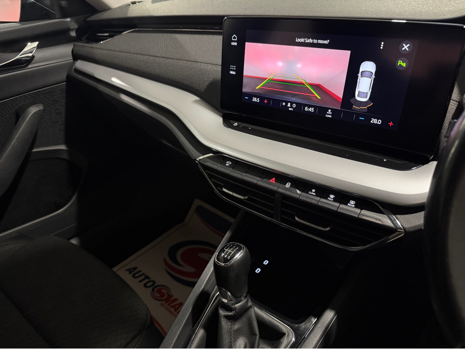 2022 Skoda Octavia - image 15