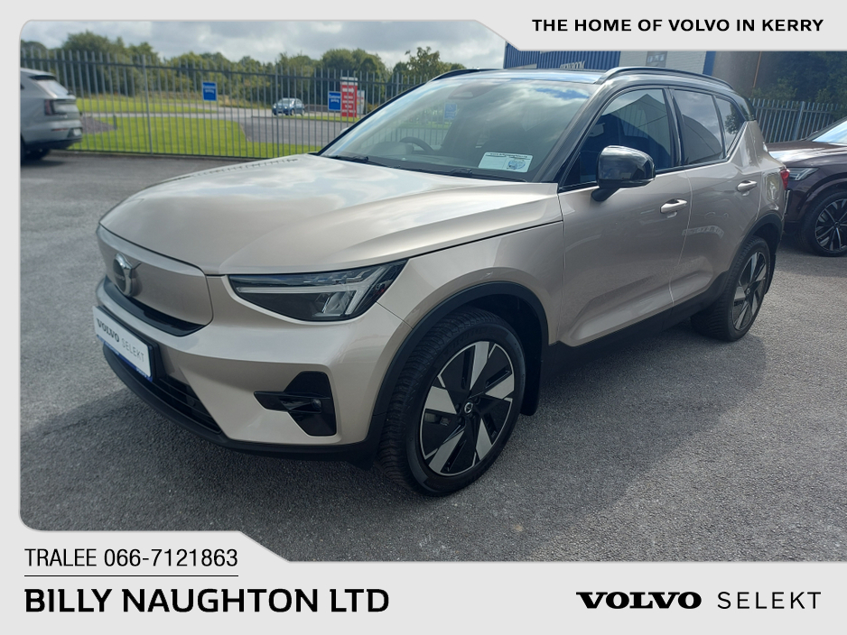 2024 Volvo XC40 - image 11