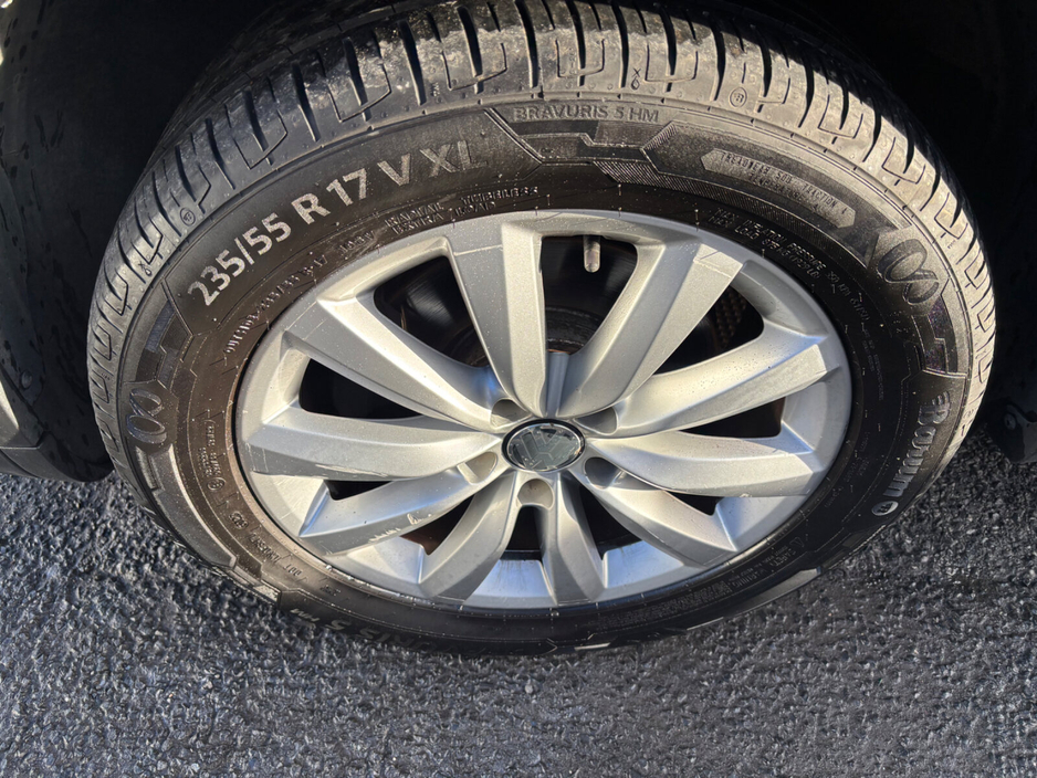 2014 Volkswagen Tiguan - image 11