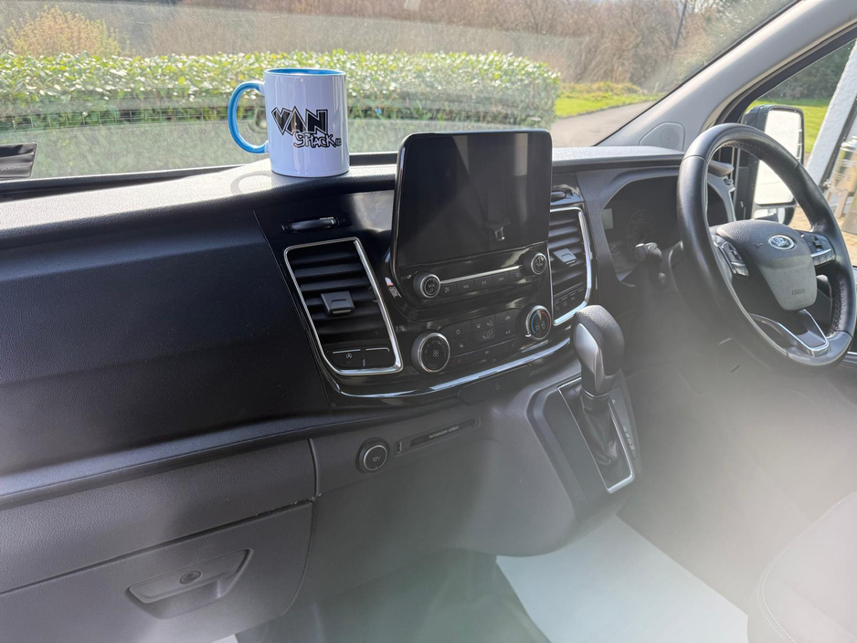 2020 Ford Transit Custom - image 14