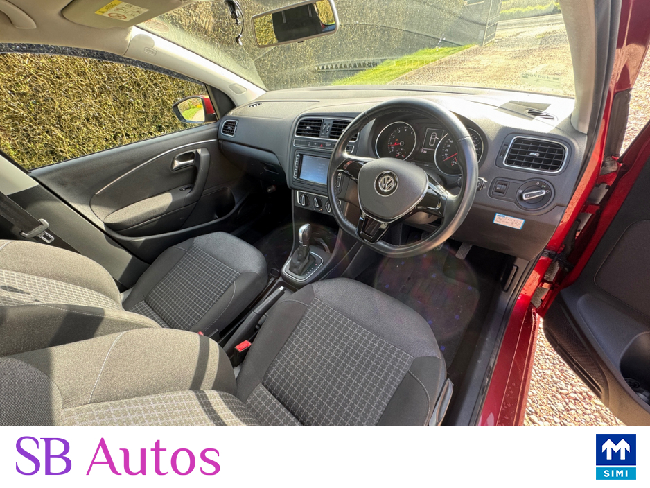 2016 Volkswagen Polo - image 12