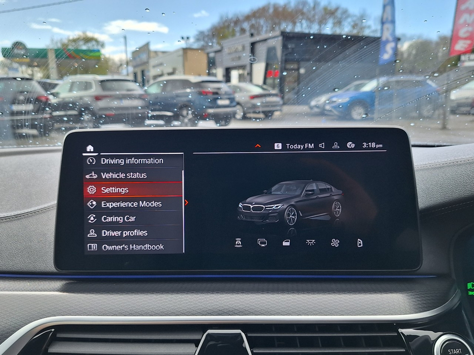 2023 BMW 5 Series - image 30