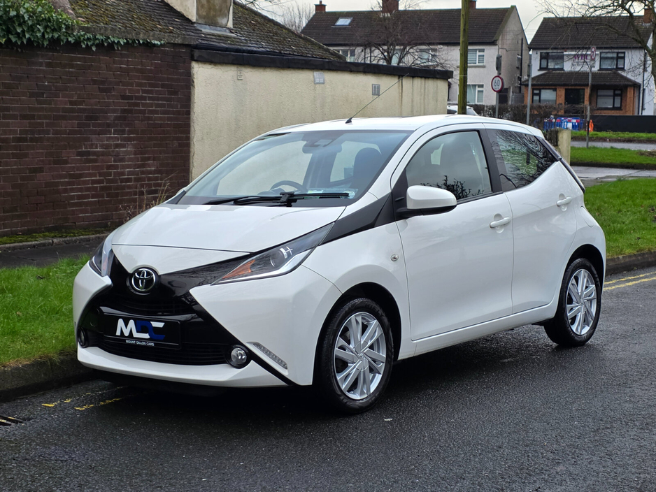2017 Toyota Aygo 1.0 VVT-i x-play+ €8,450