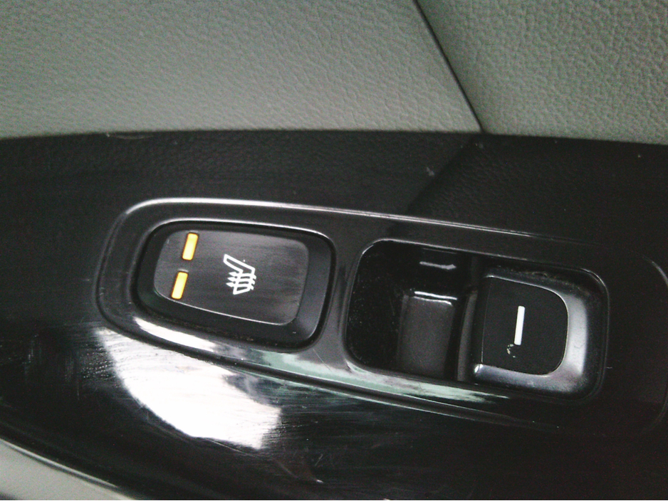 2017 Kia Sportage NCT 2027,€200 TAX, LEATHER  HEATED SEATS, REVERSE CAMERA, CRUISE, TAXED , LOW KMS. €15,999