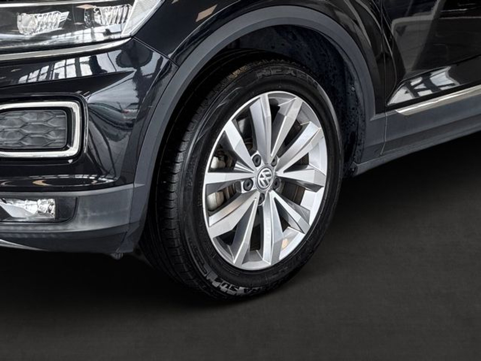 2021 Volkswagen T-Roc - image 10