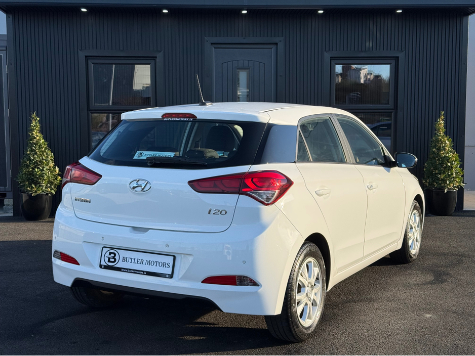 2017 Hyundai i20 - image 10