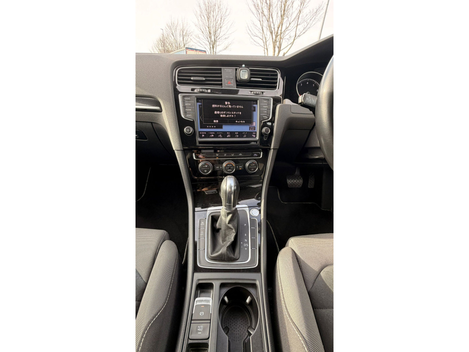 2015 Volkswagen Golf - image 14