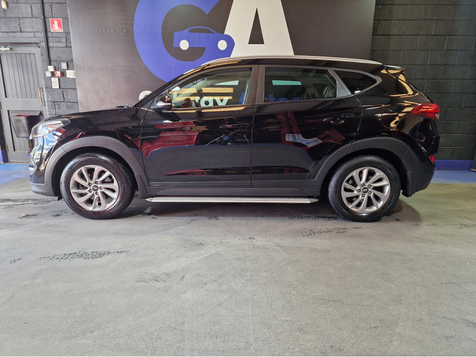 2017 Hyundai Tucson - image 5