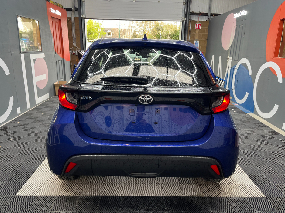 2022 Toyota Yaris - image 3