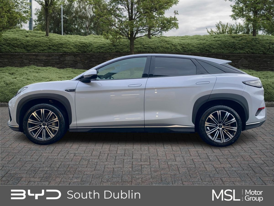 2025 BYD Sealion 7 - image 6