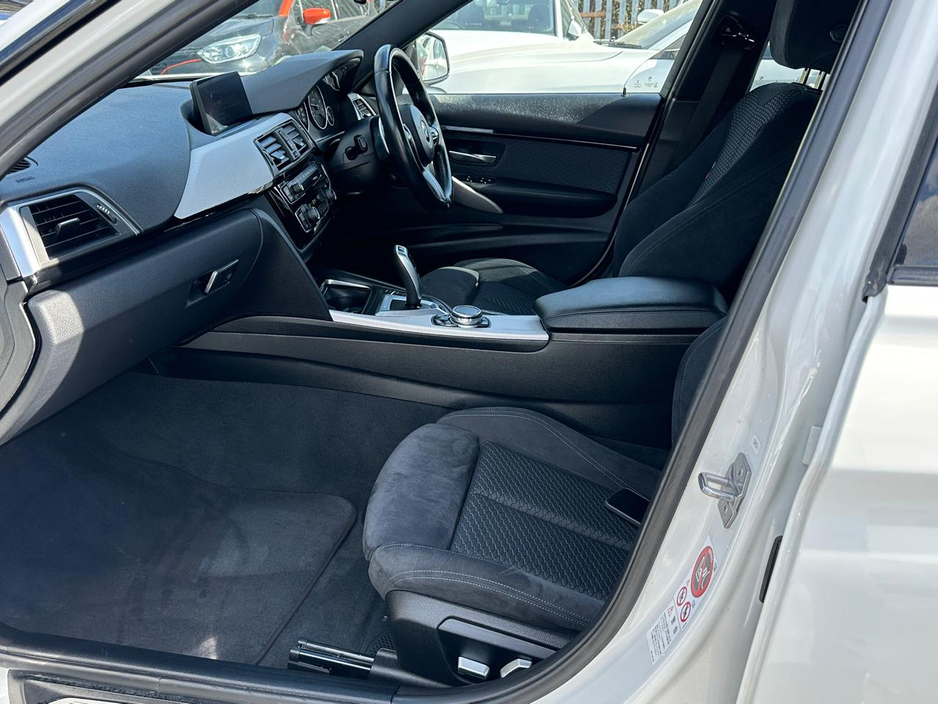 2017 BMW 3 Series - image 11