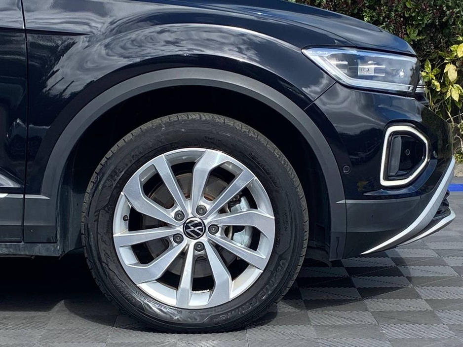 2022 Volkswagen T-Roc - image 9