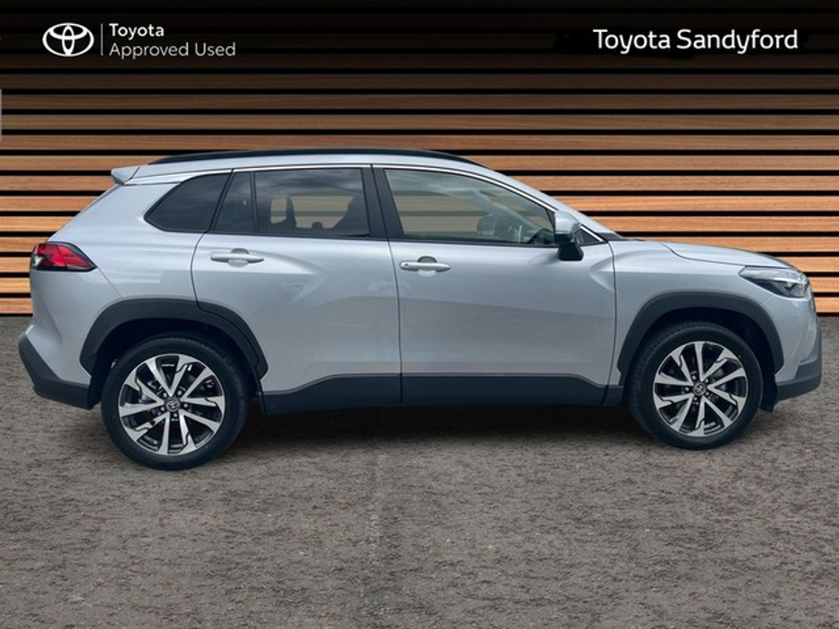 2025 Toyota Corolla Cross - image 3