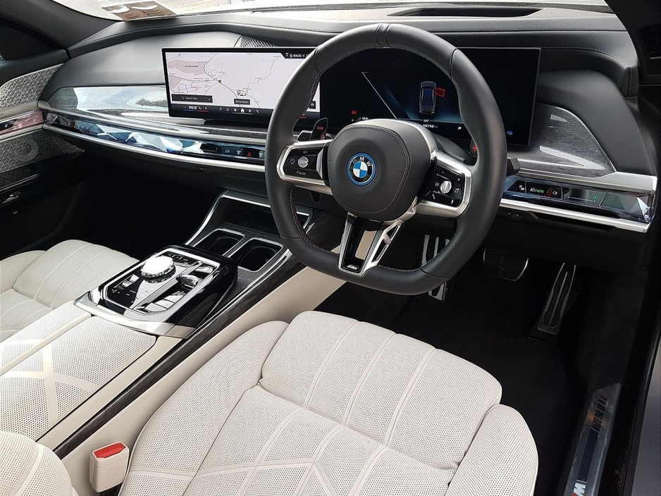 2025 BMW 7 Series M760e €134,995