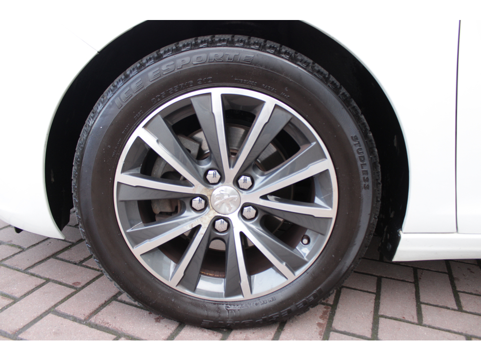 2017 Peugeot 308 - image 22