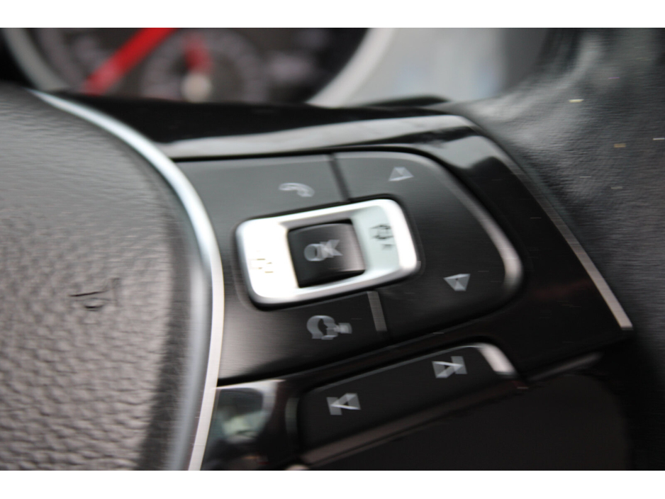 2018 Volkswagen Golf - image 22