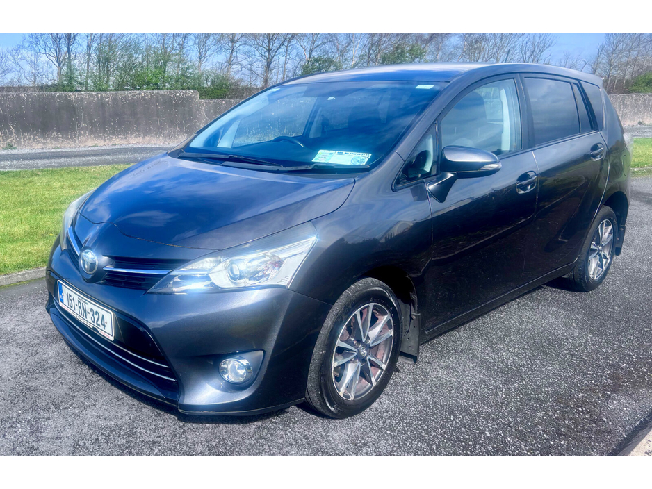 2015 Toyota Verso - image 14