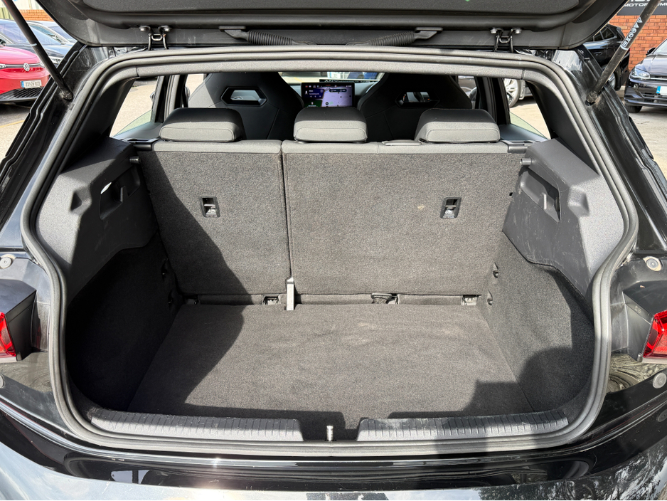 2025 Cupra Born - image 23