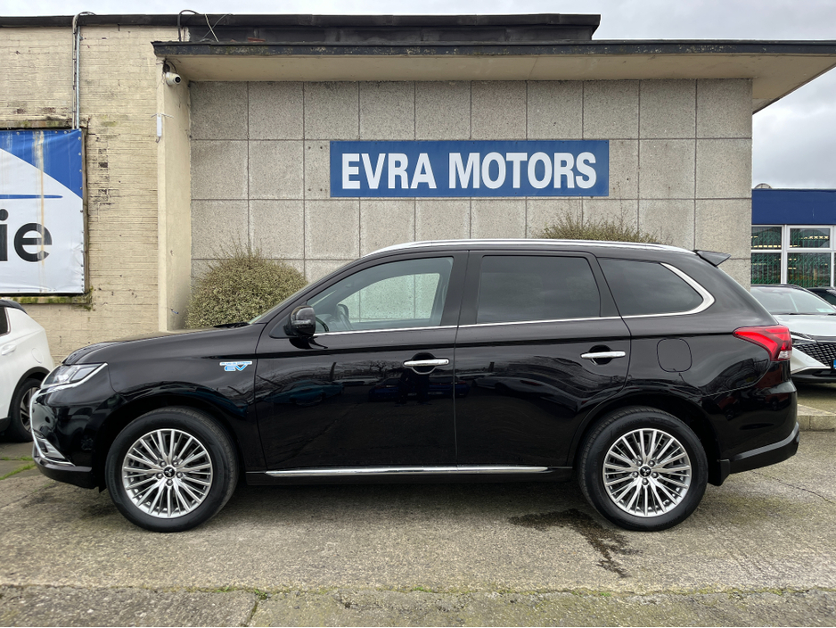 2021 Mitsubishi Outlander - image 6